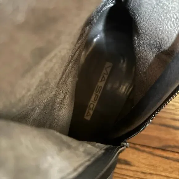 Via Spiga Black Leather Knee High Heeled Boots Women’s Size 7.5 - Picture 11 of 12